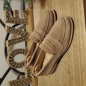 Kelsi Dagger Womens Lens Almond Suede Wide SlipOn Loafers Sz 9.5W Old Money Prep